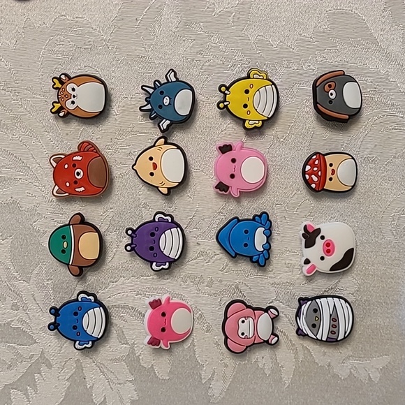 16 Croc charms featuring your favorite squishmallow. - Picture 1 of 2